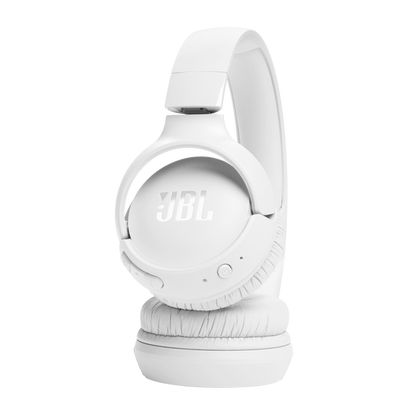 JBL Tune 520BT - Wireless On-Ear Headphones, Up to 57H Battery Life and Speed Charge, Lightweight, Comfortable and Foldable Design, Hands-Free Calls with Voice Aware - White